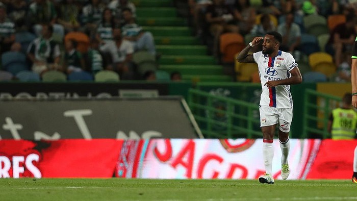 Lyon Masih Mungkin Jual Lacazette