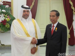 Presiden Jokowi Bahas Investasi dengan Qatar, Yordania, dan Malaysia di Istana