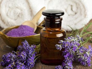 4 Minyak Esensial yang Bantu Atasi Bayi Sulit Tidur