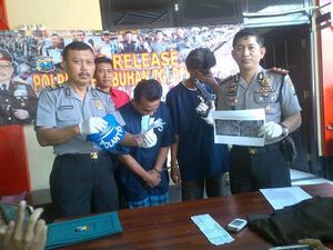 Satu Keluarga Gagal Naik Haji, Tertipu Polisi Gadungan Ratusan Juta