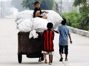 Kehidupan Anak Pemulung di Jakarta