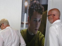 Keluarga Aktor Star Trek Tuntut Fiat Chrysler