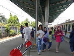 Dirut KCJ: Penumpang yang Ngeluh Kursi Jemuran di Peron Stasiun Persentasenya Kecil