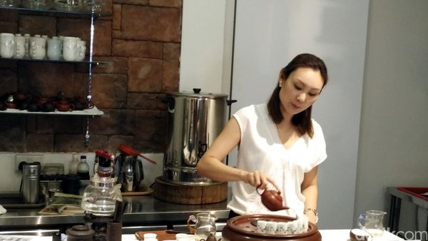 Kelas Wisata Kuliner Menikmati Teh di Singapura