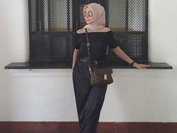 Foto: Inspirasi Padu Padan Busana Off Shoulder dari Selebriti Berhijab