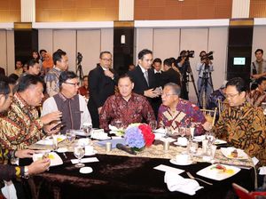 Di Depan Pemerintah dan BI, Gubernur Keluhkan Harga Beras Hingga Listrik