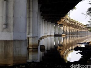Dulu Kumuh, Kini Kali Ancol Terlihat Bersih Dulu Kumuh, Kini Kali Ancol Terlihat Bersih