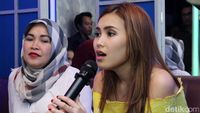 Ikut Karaokean Sama Ayu Ting Ting, Yuk!