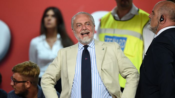 De Laurentiis NAPLES, ITALY - AUGUST 01: Aurelio De Laurentiis the President of SSC Napoli looks on prior to during the pre-season friendly match between SSC Napoli and OGC Nice at Stadio San Paolo on August 1, 2016 in Naples, Italy. (Photo by Francesco Pecoraro/Getty Images)