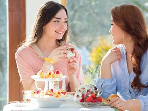 Tea Sandwich dan Scone, Sajian Klasik Pengiring Afternoon Tea Tea Sandwich dan Scone, Sajian Klasik Pengiring Afternoon Tea
