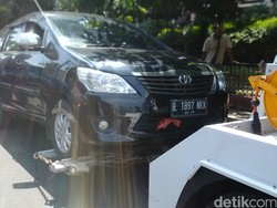 Dishub DKI Razia Parkir Liar di Tebet, 4 Mobil Diderek