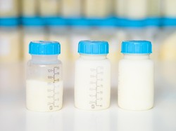 Benarkah Cat Rambut Mempengaruhi ASI? Ini Penjelasannya