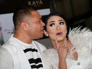 Begini Kemesraan Krisdayanti dan Raul Lemos Kalau Sedang Makan Bareng!