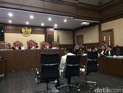Pengacara Jessica Tanya Ahli Kemungkinan Mirna Tewas karena Serangan Jantung