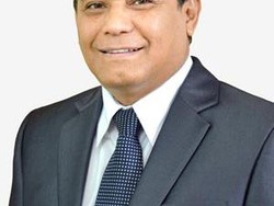 Silmy Karim Digantikan oleh Abraham Mose