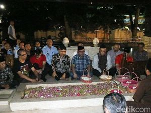 Tokoh PDIP, Menteri dan Kepala Daerah Ziarah ke Makam Bung Karno
