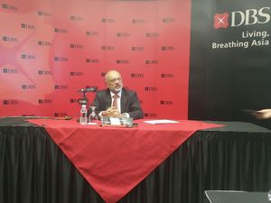 Bankir Ini Tak Yakin WNI Bawa Pulang Semua Uangnya dari Singapura