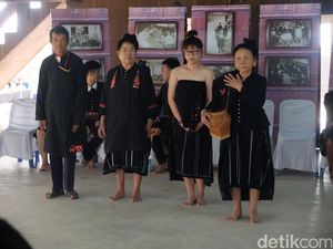 Foto: Keunikan Suku di Thailand, Berbaju Hitam Hingga Cari Jodoh dengan Main