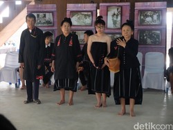Foto: Keunikan Suku di Thailand, Berbaju Hitam Hingga Cari Jodoh dengan Main
