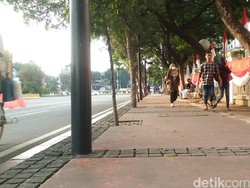 Gerindra Dukung Pengaturan PKL di Trotoar: Anies Kena Bagian Nyuci Piring