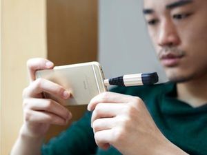 Pena Ajaib Ini Bikin Memori iPhone Bertambah 256 GB