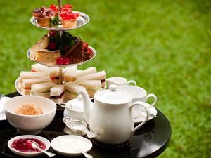 10 Tata Cara Saat Menikmati Afternoon Tea Gaya Inggris (2) 10 Tata Cara Saat Menikmati Afternoon Tea Gaya Inggris (2)