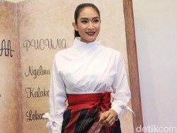 Renita Sukardi Meninggal Karena Kanker, Happy Salma Trauma