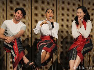 Reza Rahadian dan Chelsea Islan di Jumpa Pers Bunga Penutup Abad