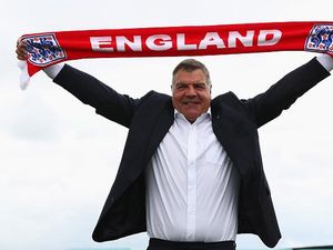 Dewa Pagan Itu Bernama Sam Allardyce