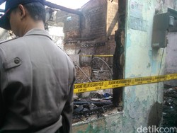 Kebakaran di Tanah Abang Hanguskan 12 Rumah