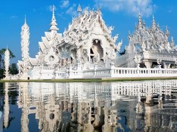 Vihara di Thailand yang Menggambarkan Surga & Neraka