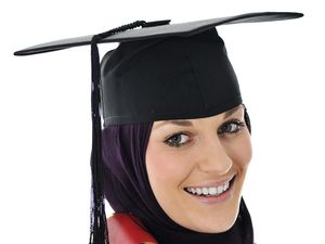 Tips Padu Padan Hijab untuk Wisuda