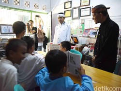 Bupati Dedi Angkat Abah Uju Jadi Pegawai Khusus Pembuat dan Pengajar Suling