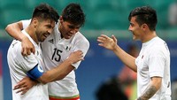 Para pemain Meksiko merayakan gol. Dalam pertandingan ini, Meksiko dua kali membobol gawang jerman. Gol-gol itu dicetak oleh Oribe Peralta di menit ke-52 dan Rodolfo Pizarro di menit ke-62. Fernando Donasci/Reuters/detikFoto.