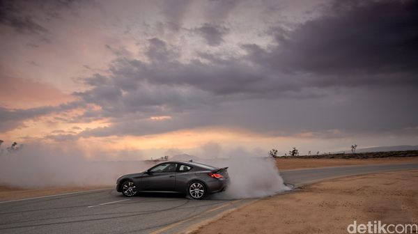 Menyalakan Mesin Mobil Bisa Pakai Jam Tangan