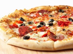 Mesin ATM Ini Keluarkan Pizza Hangat dan Enak