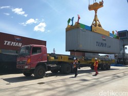 Pelabuhan Malahayati Aceh Bongkar Muar Peti Kemas Perdana