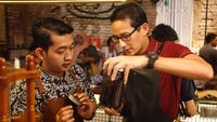 Sandiaga Jadi Barista Kopi