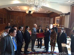 Bertemu UMNO, Ketum Golkar Harap Sengketa Perbatasan RI-Malaysia Selesai