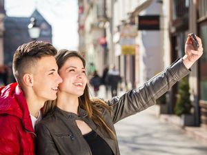 Tips Jitu Agar Foto Selfie Lebih Bermutu Tips Jitu Agar Foto Selfie Lebih Bermutu