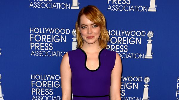 Emma Stone Curi Perhatian di Red Carpet