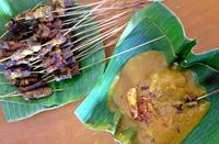 Mau yang Hangat Gurih? Yuk, Jajan Sate Padang Enak di Tempat Ini