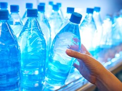 Kini Penjualan Air Kemasan di Amerika Kalahkan Minuman Bersoda