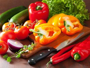 Buah dan Sayur, Lebih Sehat Dimasak Atau Dimakan Mentah?