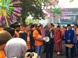 Warga Surabaya Temui Jaklovers di TMII, Bahas Pro Kontra Risma Jadi Cagub DKI