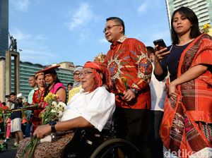 Mendes Eko Ikuti Pawai Budaya di CFD Mendes Eko Ikuti Pawai Budaya di CFD