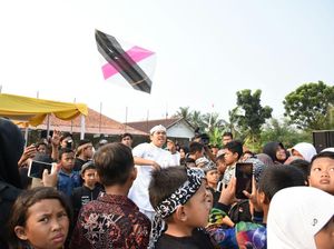 Ratusan Anak di Purwakarta Ramaikan Festival Layang-layang