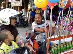 Kisah Pilu Ketang, Ditabrak Motor Hingga Diusir Satpol PP