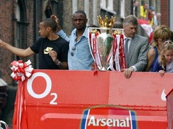 Terakhir Arsenal jura Liga Inggris adalah di musim 2003/2004, sudah 20 tahun lamanya (AFP)