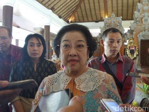 Ditanya Soal Pilgub DKI dan Klaim Ahok, Ini Respons Megawati
